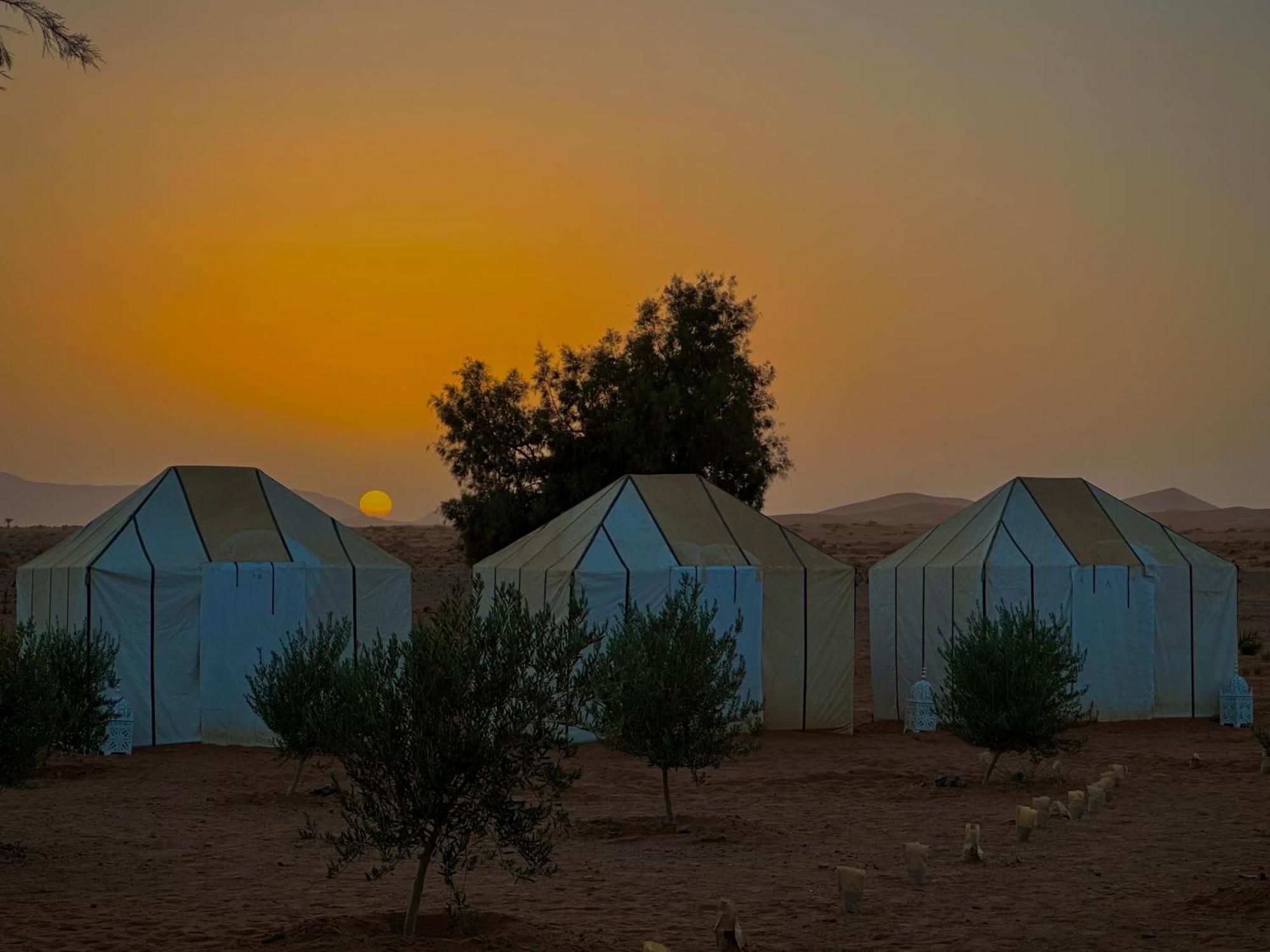 Porte De Sahara Ouzina Bagian luar foto