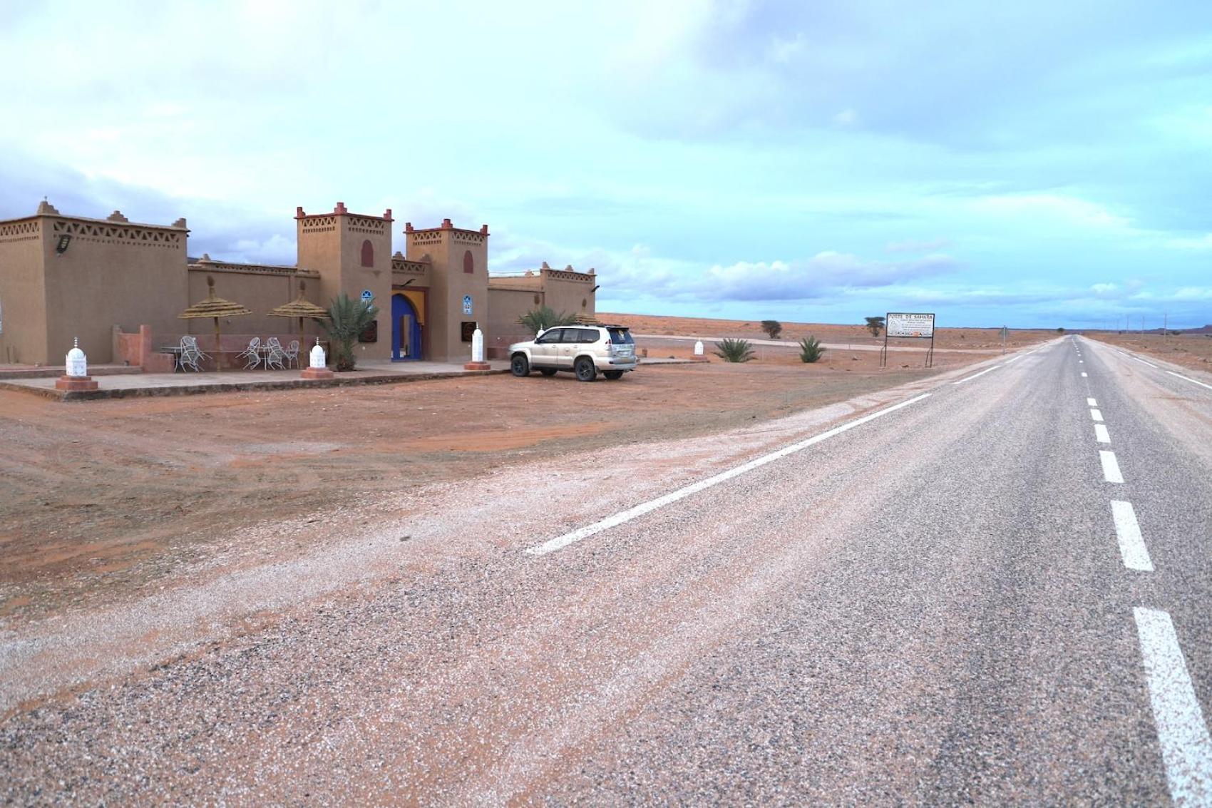 Porte De Sahara Ouzina Bagian luar foto